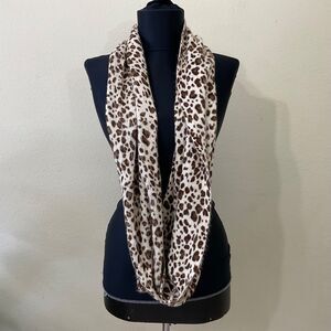 Liz Claiborne Cozy Infinity Scarf women One Size animal print